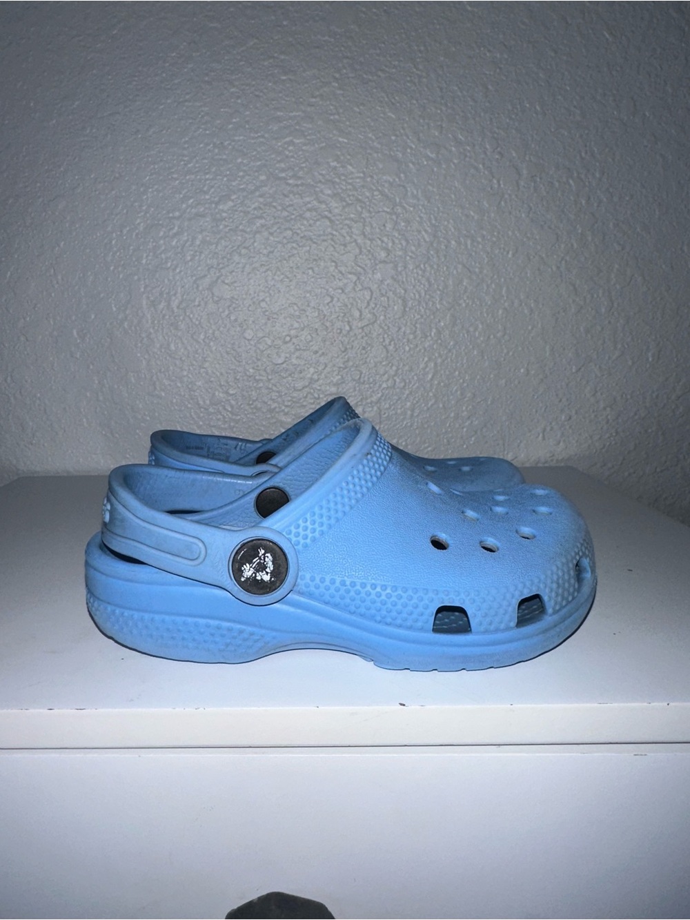 CROCS // Kids classic clog in bright blue